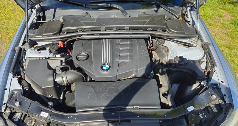 BMW Seria 3 cena 28500 przebieg: 305000, rok produkcji 2011 z Wągrowiec małe 137